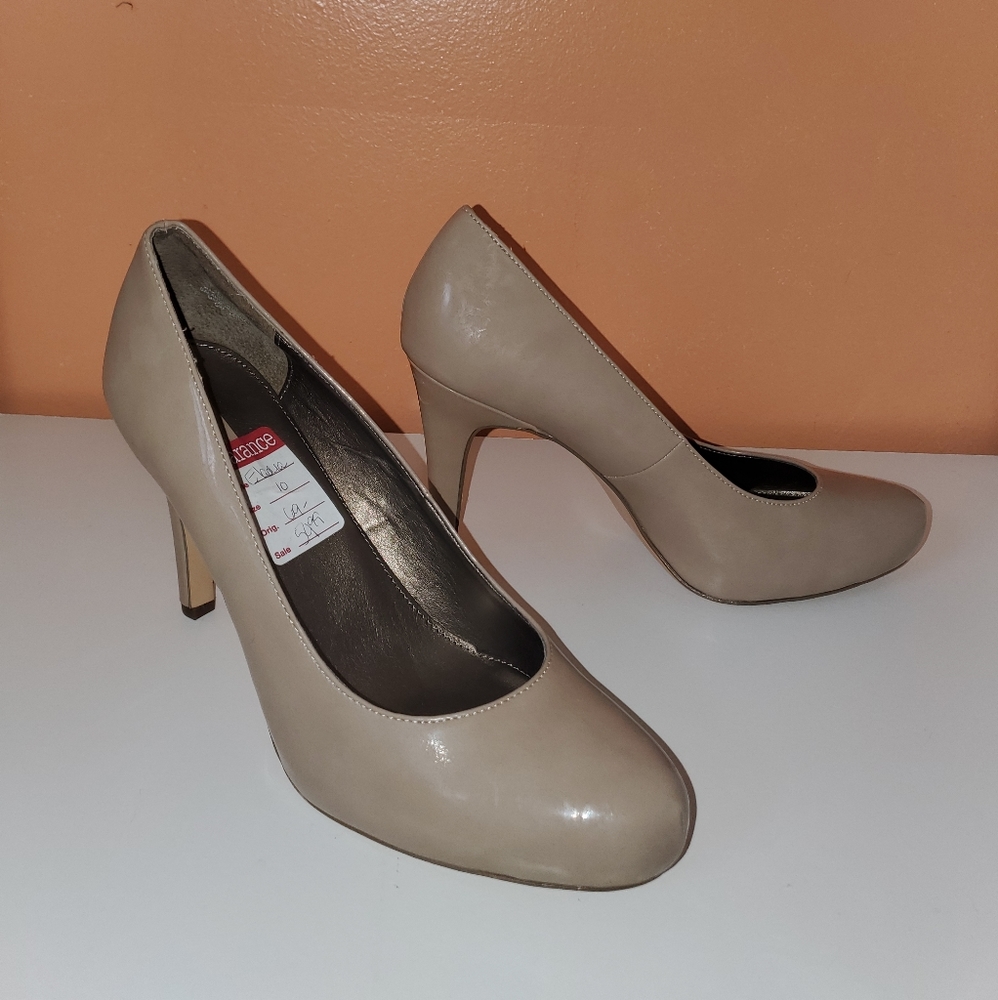 Nude Heels NWT